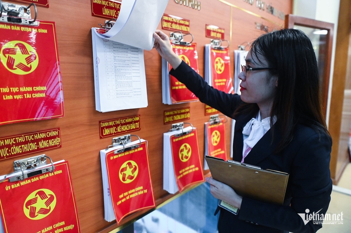 Chính thức bỏ hình thức kỷ luật giáng chức, hạ bậc lương với công chức